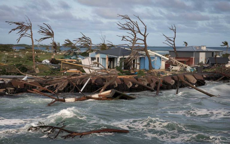 Mayotte sous le choc : Le cyclone Chido laisse l’île en ruines