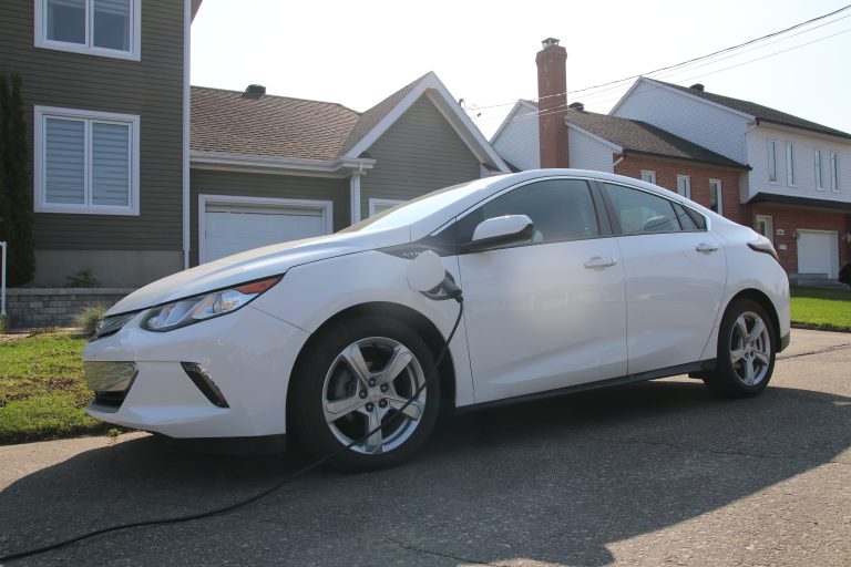 découvrez nos solutions d'assurance et d'électrification pour véhicules au québec. protégez votre auto tout en adoptant une conduite écologique grâce à nos offres adaptées aux besoins des conducteurs soucieux de l'environnement.