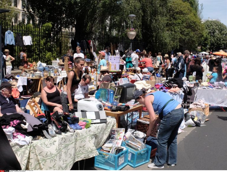 découvrez le marché de l'occasion, une solution économique et durable pour dénicher des trésors à prix réduit. explorez une variété de produits, allant des vêtements aux appareils électroniques, tout en contribuant à la réduction des déchets. profitez de bonnes affaires et donnez une seconde vie aux objets !